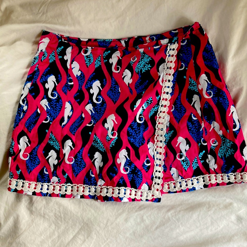 Crown & Ivy Women’s Petite Seahorse Patterned Skort